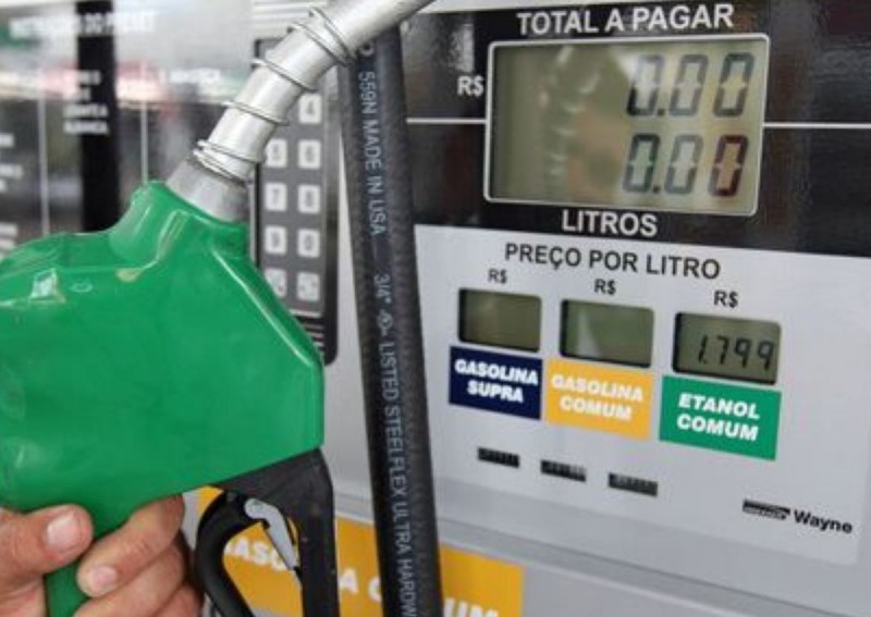 Reajuste da gasolina chega aos postos nesta semana, diz sindicato